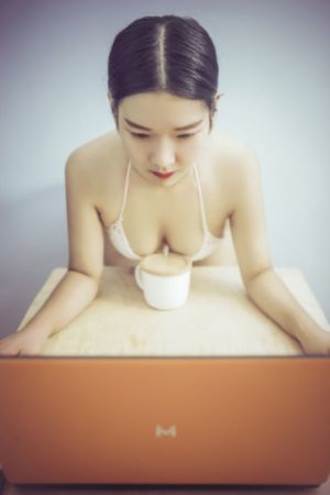 你从火光中走来
