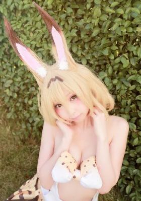 双胞胎姐妹的蔑视